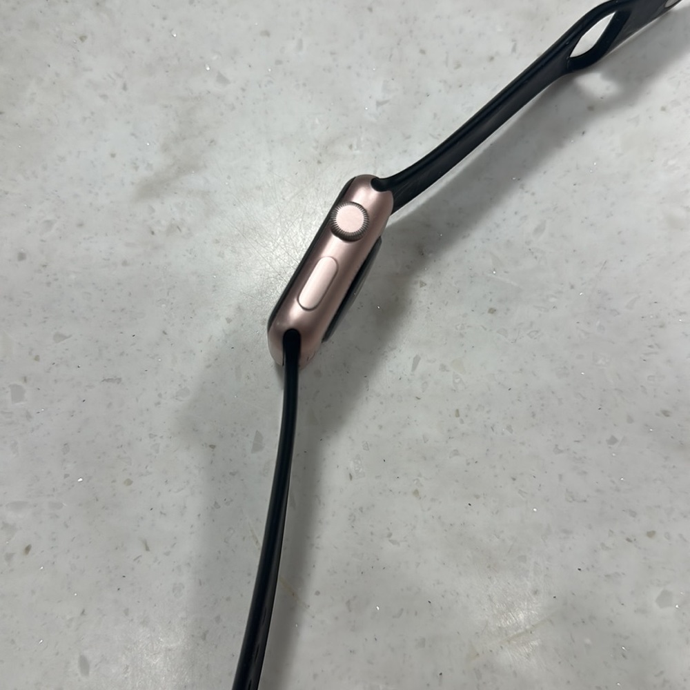 Apple Watch - image 3